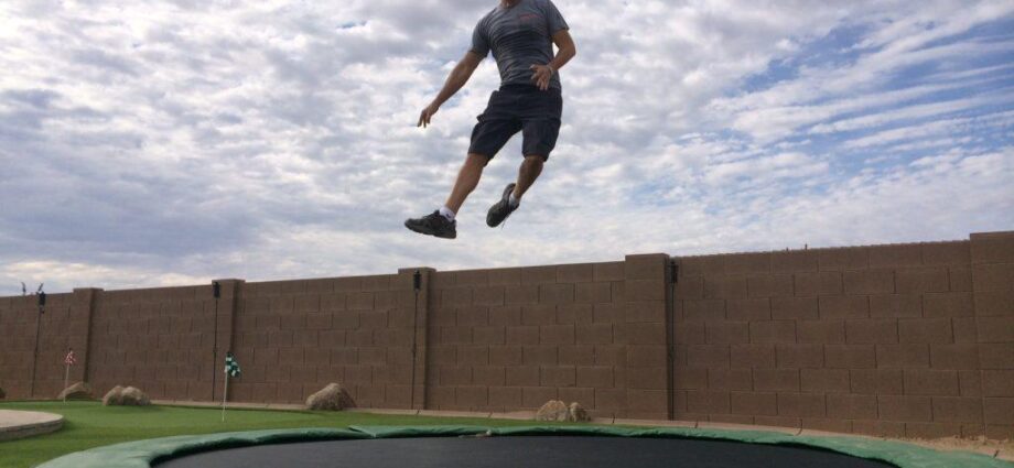 Can Adults Jump On Trampoline