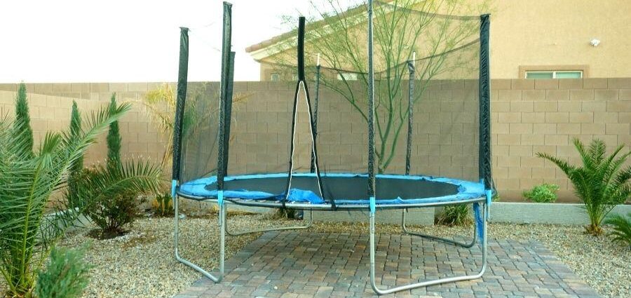 Can I Put A Trampoline In My Front Yard